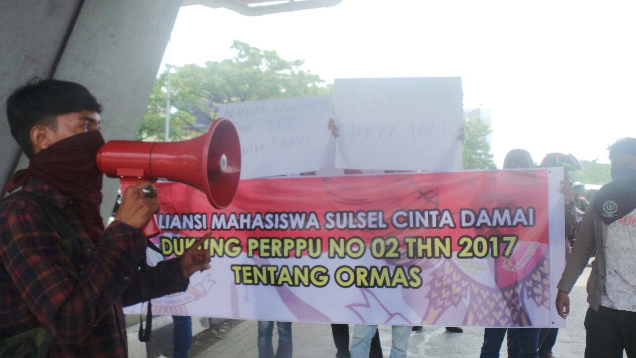 Demo Aliansi Mahasiswa Bersatu Dukung Perppu Ormas