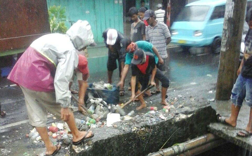 Tak Gentar diguyur Hujan Deras, Tim Katak Wajo Tetap Semangat