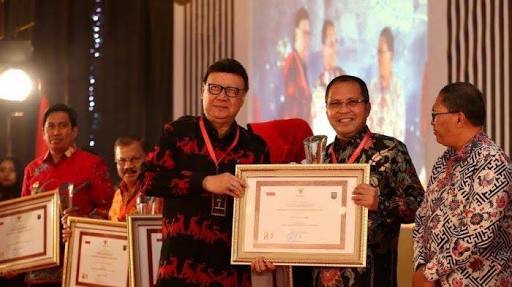 Pemkot Makassar Raih Penghargaan Kota Inovatif 2018