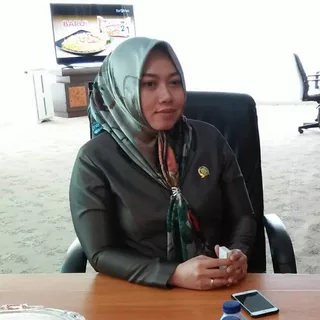 Ketua DPRD Sulbar Amalia Aras