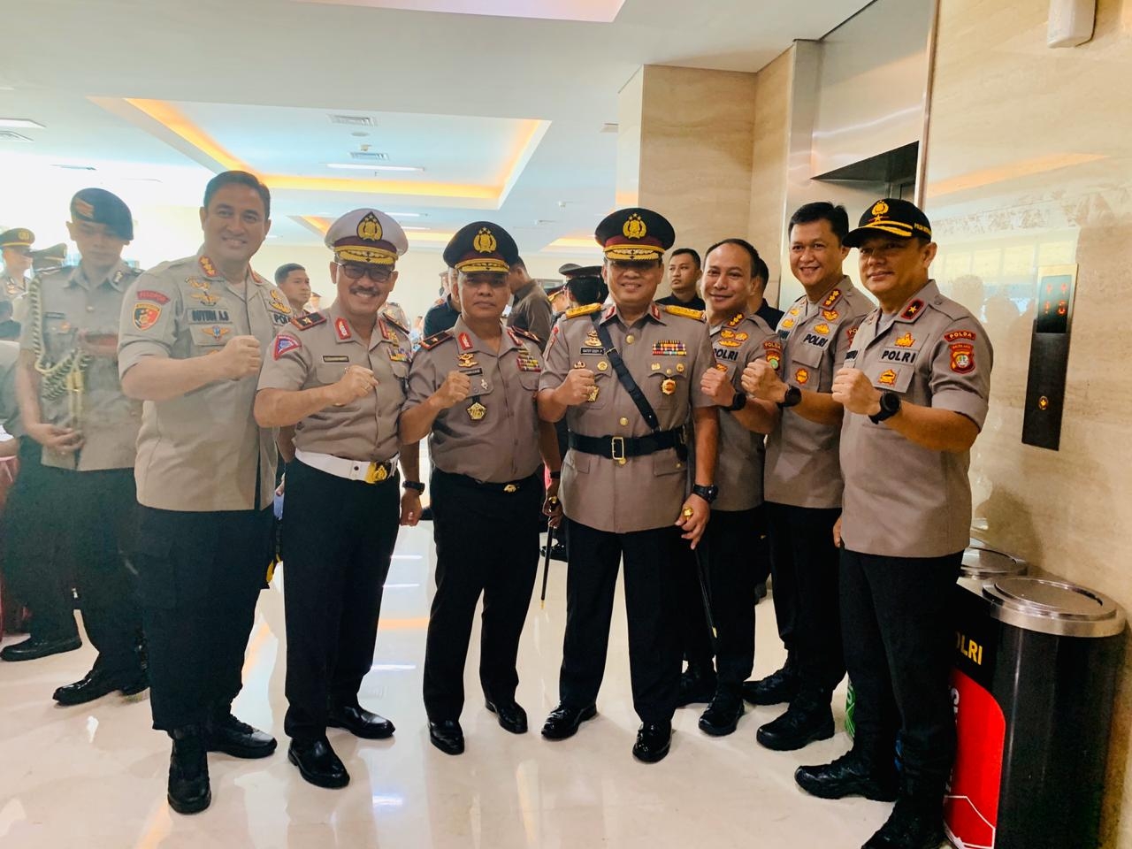 Kapolda Sulbar Hadiri Pelantikan Wakapolri di Gedung Bareskrim Polri