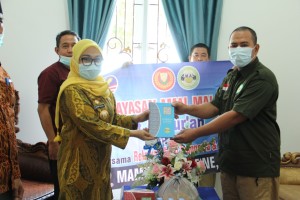 Bupati Mamuju Terima Dua Ribu Bantuan Mushaf Al-Quran dari Yayasan Amal Malaysia