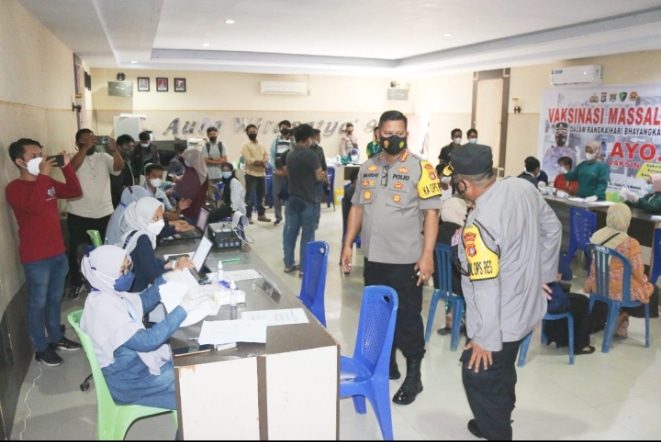 Bhayangkara ke-75 Polresta Mamuju Gelar Vaksinasi Massal Covid-19