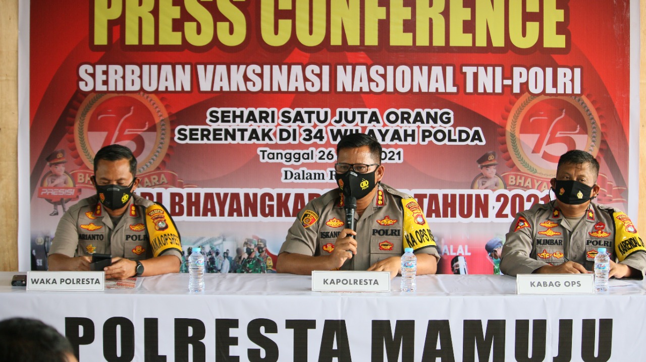 Lampaui Target Vaksinasi 1000 Orang, Kapolres Mamuju Imbau Tetap Patuhi Prokes