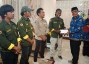 Sekprov Sulbar Apresiasi Tim Expedisi UMI Perkenalkan Sandeq di Selat Sulawesi