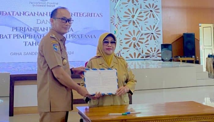 Tandatangani Pakta Integritas, Ini Komitmen Kadis Perpustakaan dan Kearsipan Sulbar