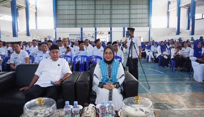 Tak Ingin Warganya Menangis Karena Sulit Berobat, Bupati Mamuju Prioritas Kesehatan dan Pendidikan Ketimbang Jalan