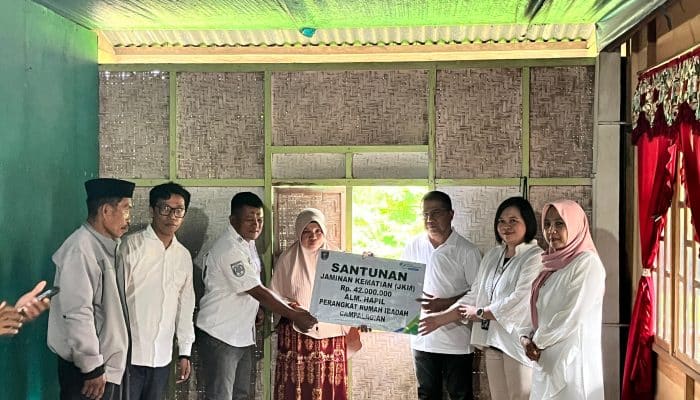 Ahli Waris Pengurus Masjid di Polman Terima Santunan 42 Juta dari BPJS Ketenagakerjaan