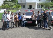 Komitmen Bantu Masyarakat, Sutinah Serahkan 6 Unit Ambulance untuk 6 Desa