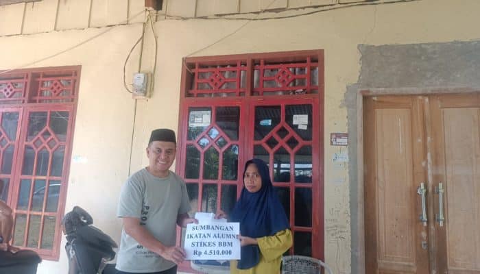 Alumni STIKES BBM Peduli dan Empati Pada Warga Korban Kebakaran di Kalukku