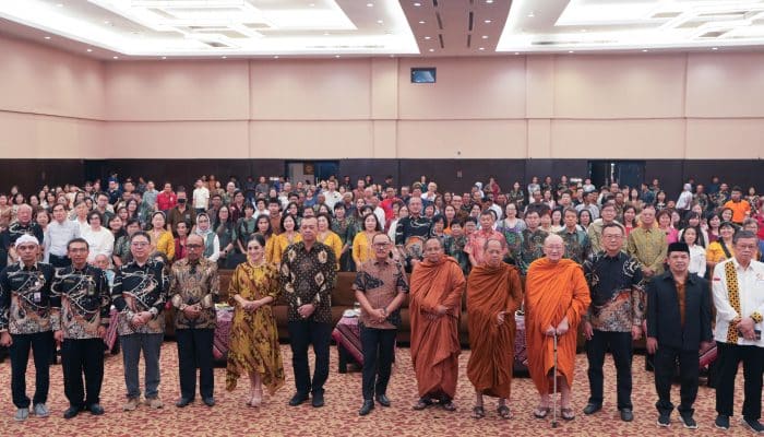 Hadiri Perayaan Sannipata Waisak Sulselbar, Suhardi Duka: Semua Agama Mengajarkan Kebaikan dan Tanggung Jawab