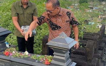 Gubernur SDK Berziarah ke Makam Pejuang Sulbar dan Maraqdia Tokape Arajang Balanipa