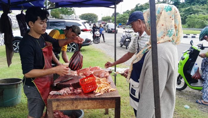2,5 Ton Beras Habis, Pasar Murah Pemprov Sulbar Jadi Solusi Warga
